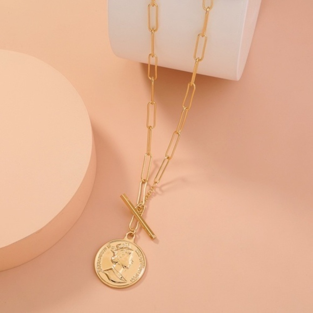 3/$30 💛 Coin Paperclip Chain - Picture 5 of 5